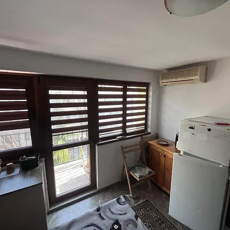 Apartment 007 с градинка Burgas