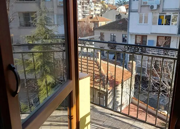 Apartament 007 с градинка *