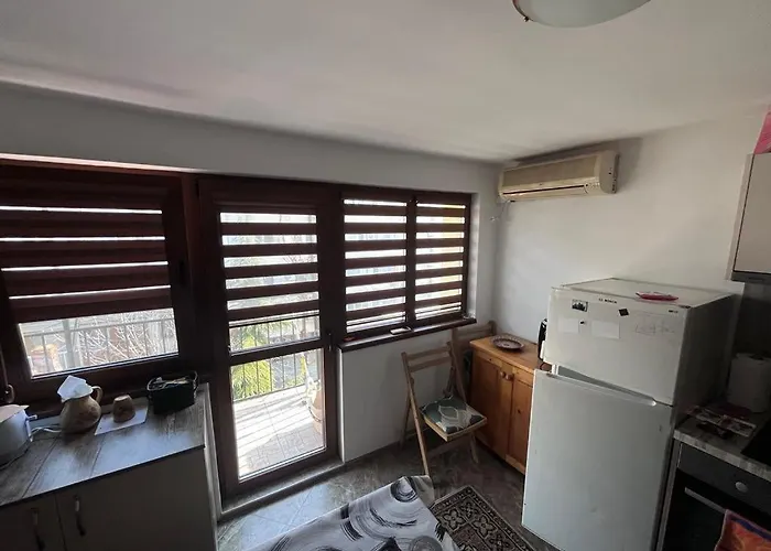 Apartament 007 с градинка Burgas City