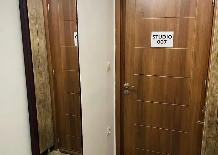 007 с градинка Apartament Burgas City